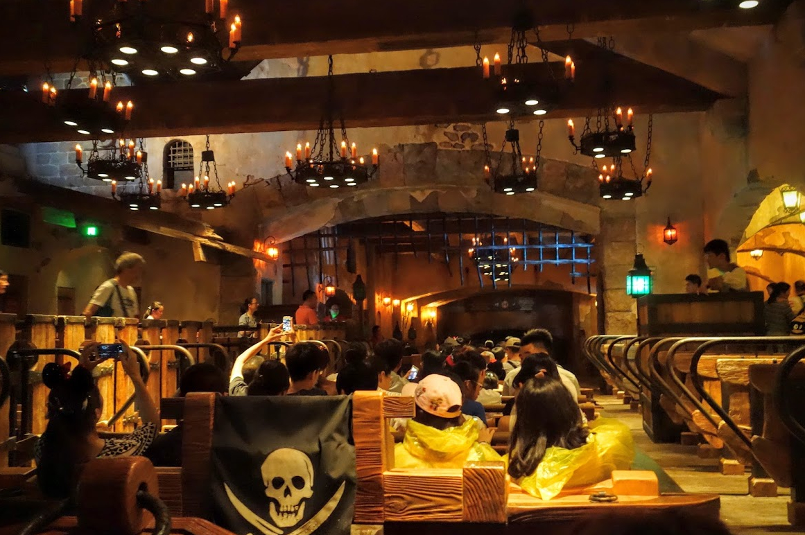 Shanghai Disneyland Treasure Cove Pirates Of The Caribbean Le Parcorama 6975